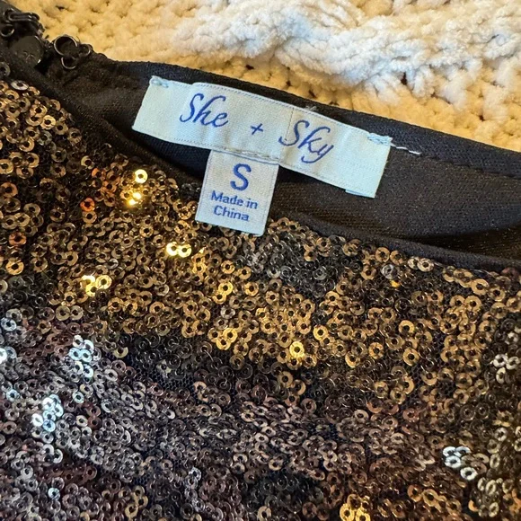 She + Sky Glittering Sequin Top - Picture 3 of 3